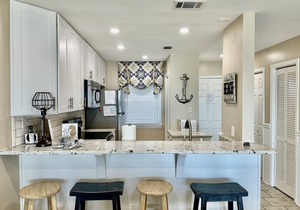 Ramsgate Harbour #20, Sleeps 6, Two Balconies, Pool, West End Of PCB,Renovated