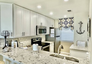Ramsgate Harbour #20, Sleeps 6, Two Balconies, Pool, West End Of PCB,Renovated