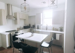 Remodeled historical 4 bedroom 7 min away from the French Quarter.