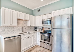Renovated Kitchen and bathroom - Steps to Pool/Beach