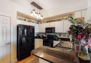 Richly designed beachfront condo with pools, hot tub, gym & amazing views