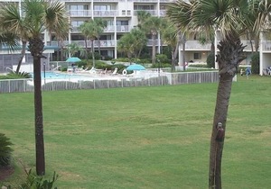 Right On The Beach.. Just Steps To Sand