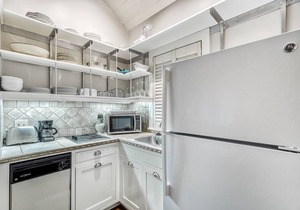 Sea View Carriage House - Close to Beach/Coquina Pool/Main Street! Free Bikes, Fitness & Tennis!