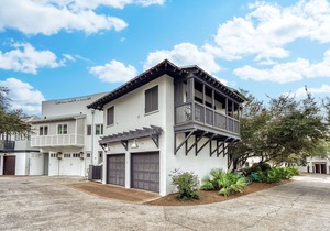 Sea View Carriage House - Close to Beach/Coquina Pool/Main Street! Free Bikes, Fitness & Tennis!