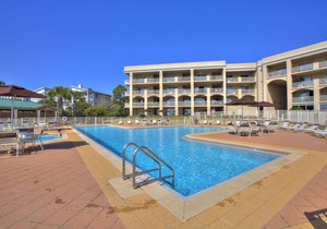 Seahaunts 3A - 30A! Beachfront! Beautiful Views! Community Pool! Sells Out Fast!