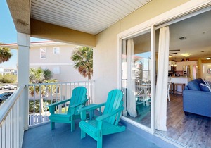 Second floor condo with shared pool, high-speed WiFi, and private washer/dryer