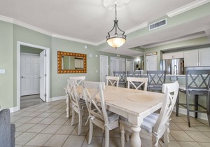 Sixth-floor Gulf-front condo with water views, pool, hot tub & covered parking