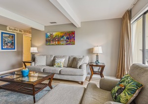 SPC 3104 - Pet Friendly 2 BR - sleeps 4 by RedAwning