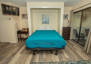 SPC8209 - Upstairs Studio with Murphy Bed - Sleeps 4