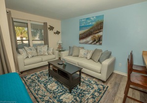 SPC8209 - Upstairs Studio with Murphy Bed - Sleeps 4
