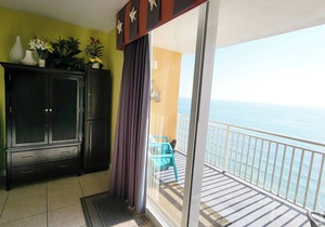 Splash! Gorgeous Beachfront WaterPark Lazy River, Netflix,Beach Service included