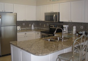 SUGAR WHITE SAND! RIGHT ON THE BEACH! GREAT VIEWS! FAMILY FUN!