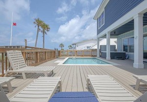 The Tourist Trap - Heated Private Beachfront Pool! Gorgeous!