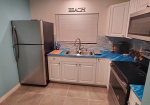 WALK TO BEACH ACCESS! DOG FRIENDLY! UNIT 1D