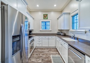 WaterColor 3BR Condo, Beach Club Passes, Bikes, Parking, Butterfly Garden View, And Bunk Room!