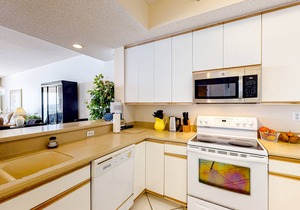 Waterfront Condo with Central AC, Washer/Dryer & Shared Pool - Snowbird-Friendly