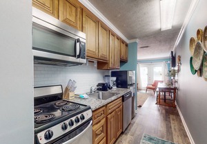Waterfront Townhome w/Shared Pool, Central AC, Free WiFi - Snowbird-Friendly