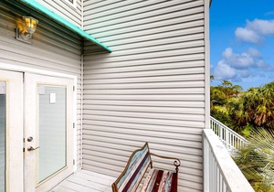 Waterfront Townhome w/Shared Pool, Central AC, Free WiFi - Snowbird-Friendly