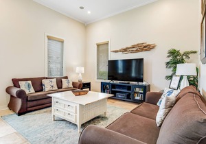 West End home with private hot tub, shared pool, gulf view, fast WiFi & AC
