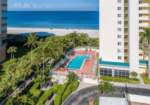Wow.perfect condo with glorious balcony views