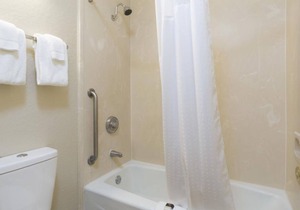 Your Relaxing Getaway Awaits! 2 Classy Units, Outdoor Pool, Free Parking