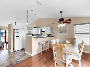 Beach Harbor | Holiday Isle