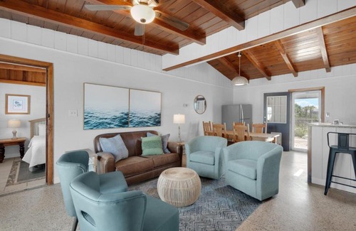 Toilla Segunda House | 100 yards from the Gulf 4 Bedroom Retreat