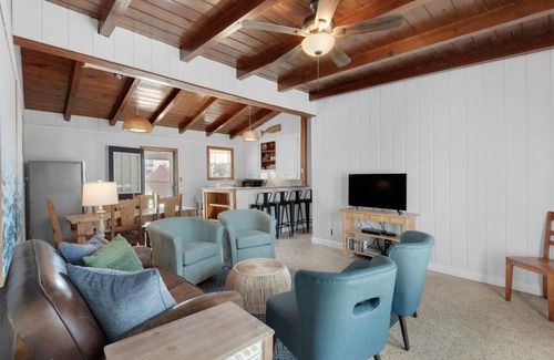 Toilla Segunda House | 100 yards from the Gulf 4 Bedroom Retreat