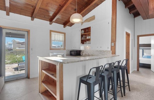 Toilla Segunda House | 100 yards from the Gulf 4 Bedroom Retreat