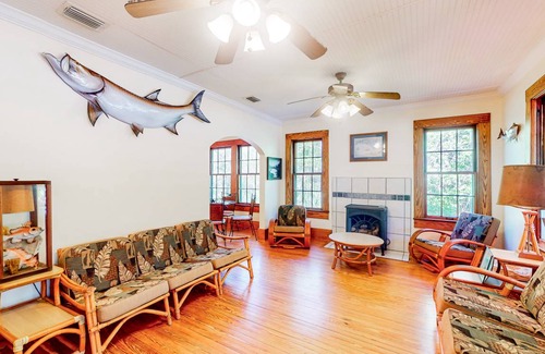 Indian Pass House | 102 m² House ∙ 3 bedrooms ∙ 8 guests