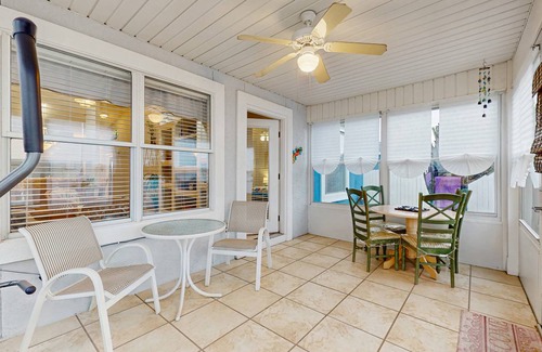Riviera Beach House | 104 m² House ∙ 2 bedrooms ∙ 6 guests