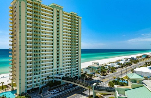 Miramar Beach Condo | 107 m² Condo ∙ 3 bedrooms ∙ 8 guests