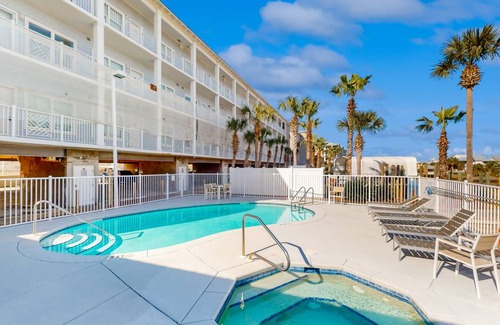 Mexico Beach Condo | 107 m² Condo ∙ 2 bedrooms ∙ 7 guests