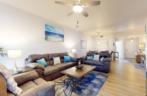 Vanderbilt Beach Condo | 108 m² Condo ∙ 3 bedrooms ∙ 6 guests