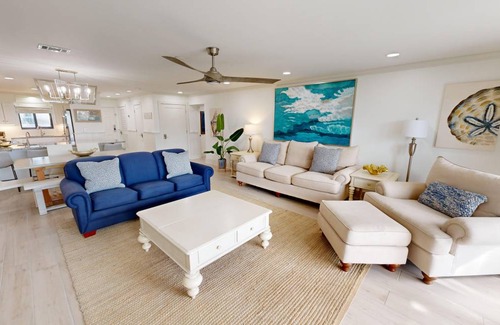 Holiday Isle Condo | 109 m² Condo ∙ 2 bedrooms ∙ 10 guests