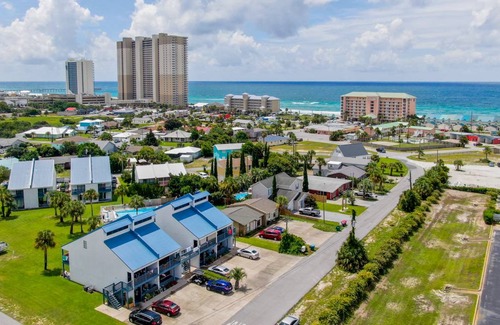 El Centro Beach Condo | 112 m² Condo ∙ 2 bedrooms ∙ 6 guests