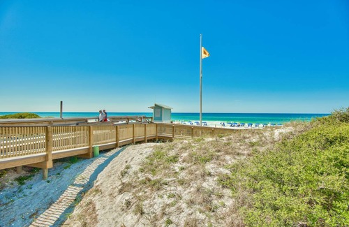 Four Mile Village Condo | 113 m² Condo ∙ 2 bedrooms ∙ 6 guests