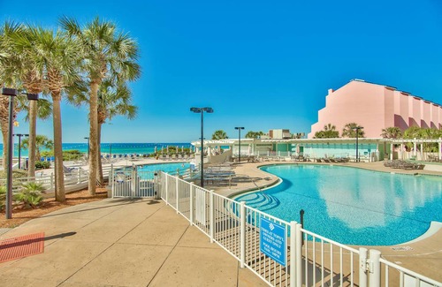 Four Mile Village Condo | 113 m² Condo ∙ 2 bedrooms ∙ 6 guests