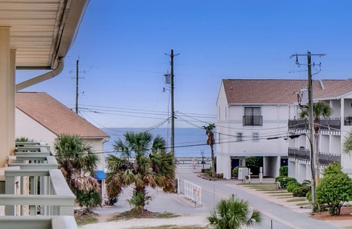 Miramar Beach Condo | 116 m² Condo ∙ 2 bedrooms ∙ 6 guests