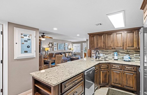 Holiday Isle Condo | (116)Your Perfect Beach DESTINation. Renovated Ground floor Beachfront Condo