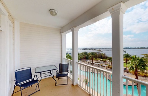 Upper Grand Lagoon Condo | 122 m² Condo ∙ 1 bedroom ∙ 4 guests