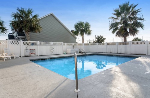 Palms House | 123 m² House ∙ 3 bedrooms ∙ 8 guests