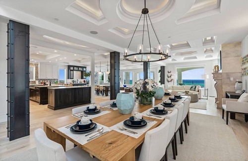 Crystal Beach House | 1236 m² House ∙ 12 bedrooms ∙ 25 guests