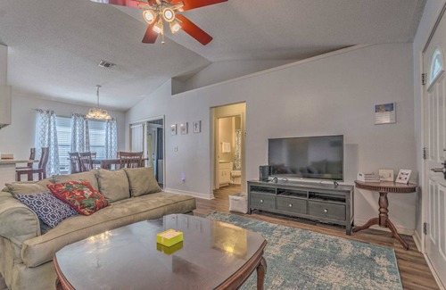 North Northwest Pensacola House | 125 m² House ∙ 3 bedrooms ∙ 8 guests
