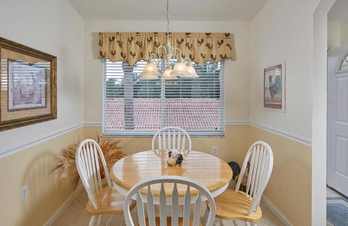 Naples Condo | 126 m² Condo ∙ 2 bedrooms ∙ 6 guests