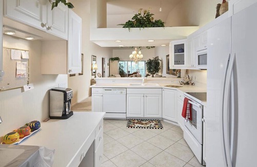 Naples Condo | 126 m² Condo ∙ 2 bedrooms ∙ 6 guests