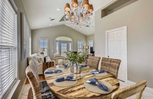 Lullwater Beach House | 127 m² House ∙ 3 bedrooms ∙ 8 guests