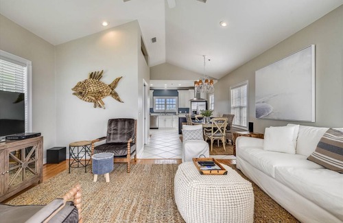 Lullwater Beach House | 127 m² House ∙ 3 bedrooms ∙ 6 guests
