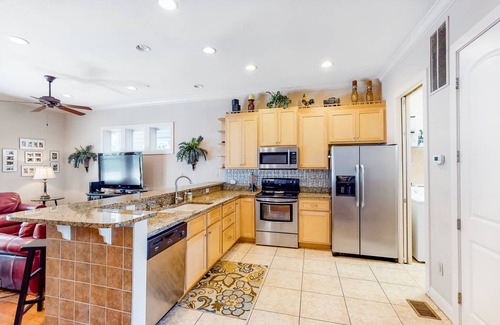 Crescent Beach House | 134 m² House ∙ 3 bedrooms ∙ 10 guests