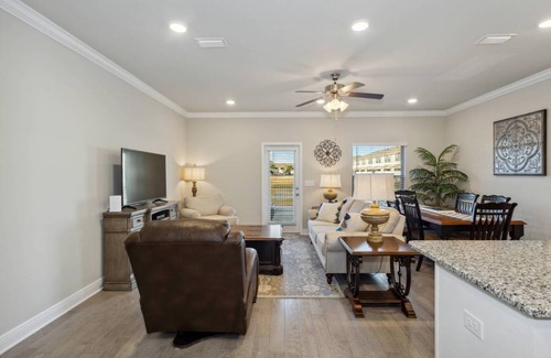 South Pensacola Apartment | 143 m² Apartment ∙ 3 bedrooms ∙ 6 guests